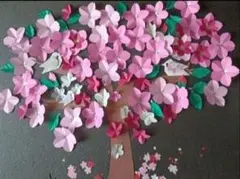桜の木と花のアート作品95枚+オマケ花びら 春壁面飾り　受注　発送迄最大5日