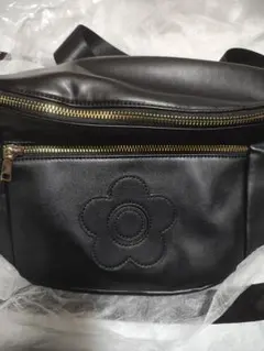 ブラック ボディバッグ 新品　MARYQUANT