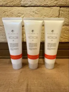 フローディアSTスリークモイスト 4bヘアトリートメント50g×3本セットのサムネイル