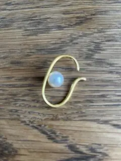 パールビーズ付きゴールドイヤーカフ