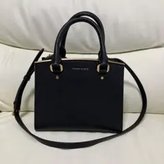 CHARLES & KEITH ブラックハンドバッグ　ショルダー