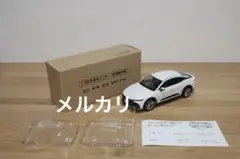 カラーサンプルミニカー 1/30 トヨタ クラウン クロスオーバー　ホワイトのサムネイル