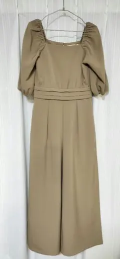 [新品] カーキ色　パンツドレス 　パーティードレス　オールインワン