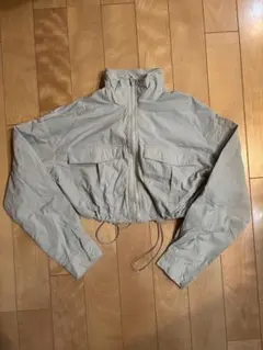 グレー　クロップドジャケット