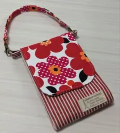 スマホがちょうど入るサコッシュ 縦型 北欧風花柄 赤 スマホポーチ
