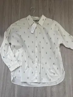 アイボリー プリント柄 長袖シャツ