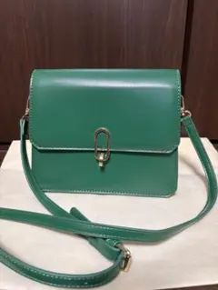 グリーン ショルダーバッグ ゴールド金具