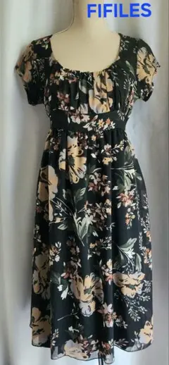 美品　FIFILES 花柄ジョーゼットワンピースのサムネイル