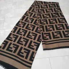 Fendi ロゴ ストール ベージュと黒