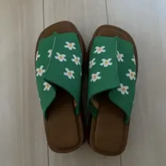 RODEO CROWNS⭐︎サンダル　緑花柄のサムネイル
