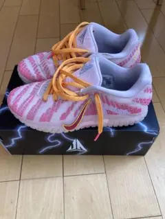 Nike JA3　ピンク　バスケットボールシューズのサムネイル