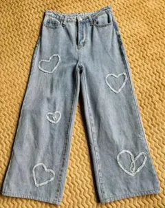 最終お値下げ　ハート刺繍入りライトブルーデニムパンツ152-158㎝