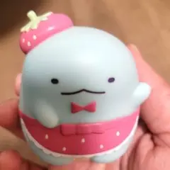 すみっコぐらしとかげのいちご帽子をかぶった店員さん マスコット