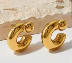 139大人気！ゴールド　ボリューム　C型　ステンレス　2wayピアス