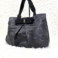 【美品】サルヴァトーレフェラガモ ヴァラ リボン トート 黒 レザー 肩掛け
