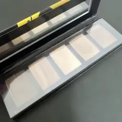 RIMMEL NUDE IN THE BOX アイシャドウのサムネイル