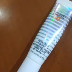 M.A.C LIGHTFUL C ティンティッド クリーム SPF30ミディアムのサムネイル