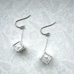 ハンドメイド　パール入りピアス