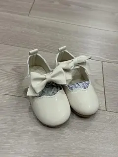 アイボリー リボン付き フォーマルシューズ
