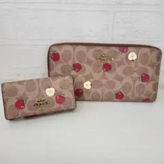 COACH リンゴ柄 長財布とキーケースセット
