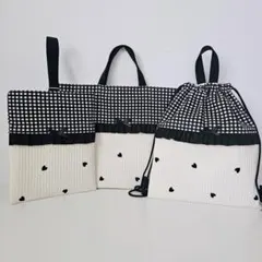 入学・入園3点セット♡ヌビ　刺繍　ハート柄　レッスンバッグ・上履き入れ・ナップ