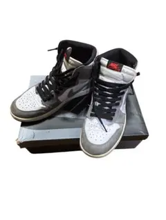 Air Jordan 1 Retro High OG ブラック＆スモーキーグレー