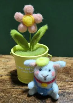 羊毛フェルト ハダカデバネズミ - メルカリ