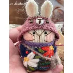 棒針編み スウェーデンドール うさぎハンドメイド あみぐるみ手のひらサイズのサムネイル