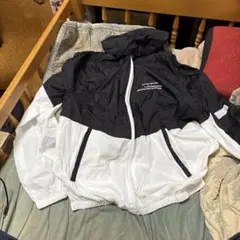 ウィンドブレーカー 白/黒 フード付き