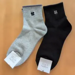 新品　靴下屋　クローバー刺繍ソックス 2色セット