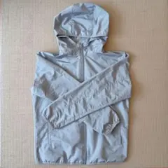 ユニクロ　UNIQLO　ポケッタブルパーカー　グレー　150