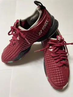 値下げしました❗️ YONEX テニスシューズ 赤　23cm