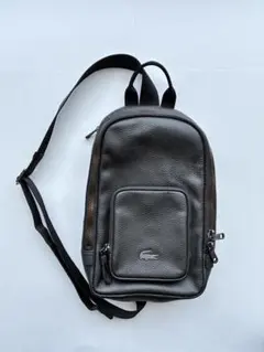 極美品✨ラコステ　レザーボディバッグ　ショルダーバッグ　ブラック LACOSTE ラコステ バッグ クラシック ショルダーバッグ 鹿の子