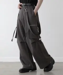 LILL ルーズシルエットハイウエストサスペンダーZIPポケットカーゴパンツ