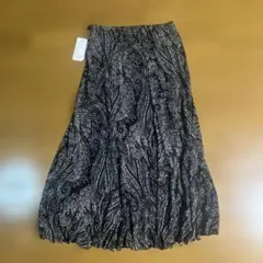 ペイズリー柄スカート