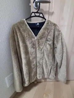 ニューバランス　ベージュ　あうたー