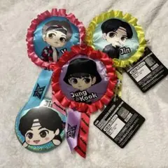 BTS フリル付きバッチと缶バッジ