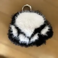ファー キーホルダー 黒猫？にくきゅう