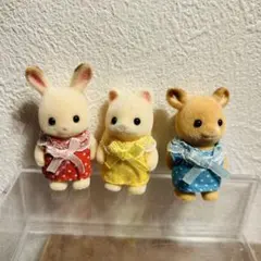 シルバニアファミリー　ショコラうさぎ　シルクネコ　シカ　赤ちゃん　おそろい