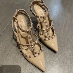 ６月限定価格 ♡VALENTINO ロックスタッズ ハイヒール 37のサムネイル