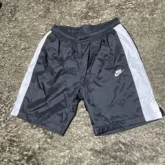 Nike XL 黒 サイドストライプ ナイロンショートパンツ
