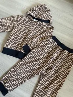 韓国子供服　セットアップ