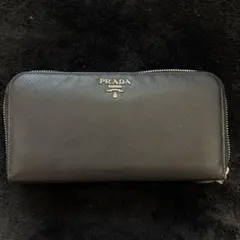 PRADA ブラックレザー 長財布
