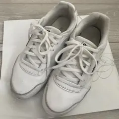 Reebok ホワイト スニーカー