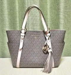 マイケルコース トートバッグ MKロゴ タッセル付 ベージュ×グレージュ