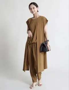 ★ヤマダヤ　FENNEL　サイドスリットロングジレ　キャメル　新品未使用★