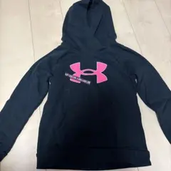 UNDER ARMOUR ブラック ピンク パーカー YMD 140相当