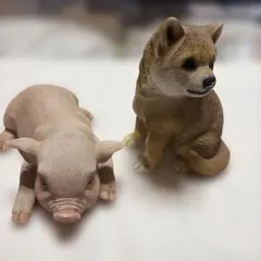 柴犬と子豚の置物 2点セット