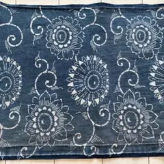 ■H058■古布■木綿■藍染　花唐草柄　両面柄　型染めはぎれ■166cm