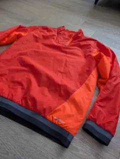 アディダスナイロンプルオーバー